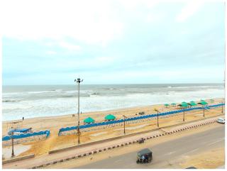 Front Sea View "HOTEL DREAMLAND PURI" Near Jagannath Temple -Fully Air Conditioning Room With Wi-Fi- Lift - Parking And Restaurant Facilities- All Room Sea Facing With Attached Balcony- A Top Rated Luxury Hotel In Puri - Puri - 2