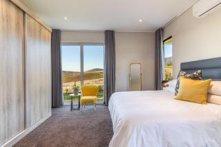Contemporary Home in Secure Estate in the Wineland - - 3