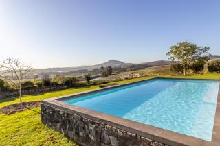 Contemporary Home in Secure Estate in the Wineland - - 9