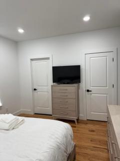 Elegant Retreat Near EWR n NYC - Newark - 4