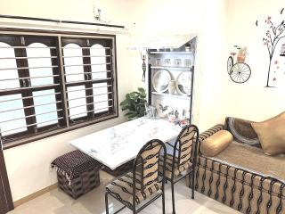 The Homeland Stay - Ahmedabad - 8