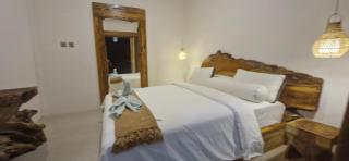 Peaceful 2BR House with Rice Field View Near Beach & Local Spots - Mendaya - 3