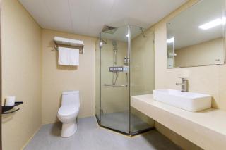 Home Inn Yellow Crane Tower Tanhualin Huayi Select Hotel - Hanyang - 2