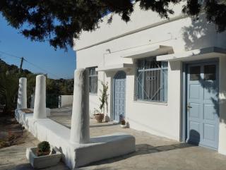 White Cat - Vromolithos - 0