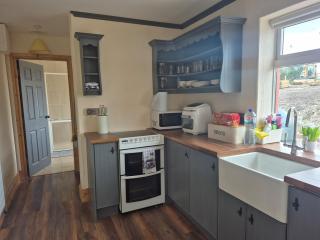 Katies country cottage - - 0