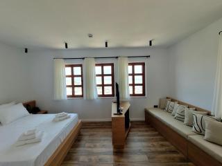 Palorto Inn - Gjirokastër - 3
