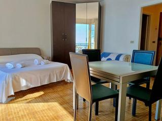 Hostdomus - Bay Apartment - 1