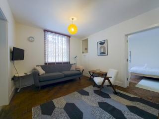 Cosy Flat in Stepney Green I PTK - 4
