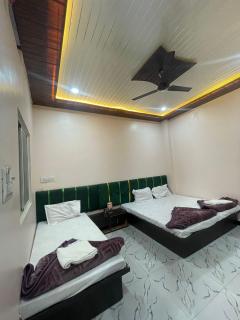 Jain Yatri Grah And Restaurant - Ujjain - 8