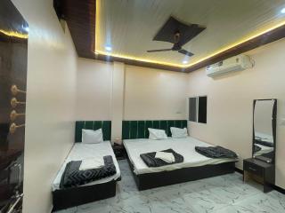 Jain Yatri Grah And Restaurant - Ujjain - 3