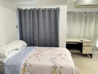 Studio Unit in BGC with FİBER WIFI & Netflix - Manila - 9
