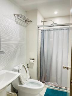 Studio Unit in BGC with FİBER WIFI & Netflix - Manila - 4
