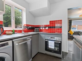 Bright Modern York Home with Free Parking Pass the Keys - York - 4