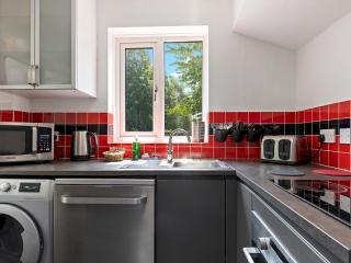 Bright Modern York Home with Free Parking Pass the Keys - York - 3