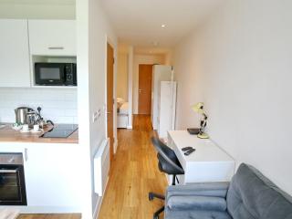 Pets Welcome Mins From Salford Quays Uni Manc Pass the Keys - Manchester - 2