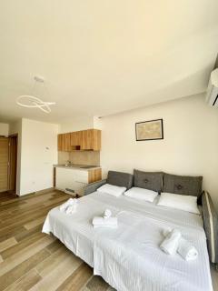 Square Residence & Pool - Ulcinj - 3