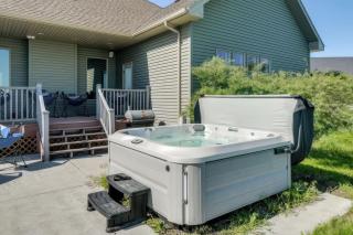 Rigby Gem with Hot Tub Theater Game Room Grill - Rigby - 5