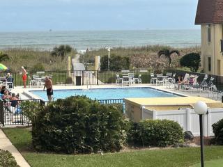 Poolfront 2BR Condo with BBQ Steps To Beach & Pier - Cocoa Beach - 9
