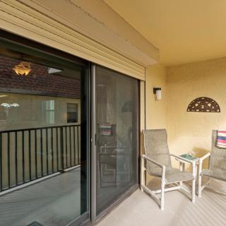Poolfront 2BR Condo with BBQ Steps To Beach & Pier - Cocoa Beach - 4