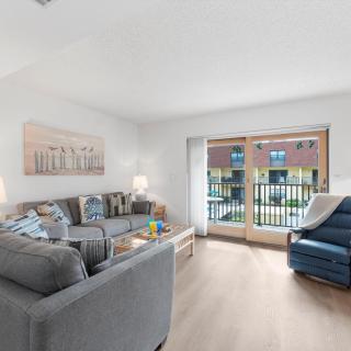 Beachfront 2BR Condo with Pool BBQ & Steps To Beach - Cocoa Beach - 9