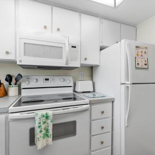 Beachfront 2BR Condo with Pool BBQ & Steps To Beach - Cocoa Beach - 2