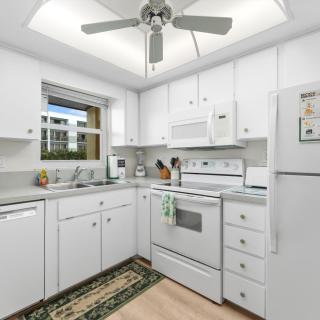Beachfront 2BR Condo with Pool BBQ & Steps To Beach - Cocoa Beach - 1