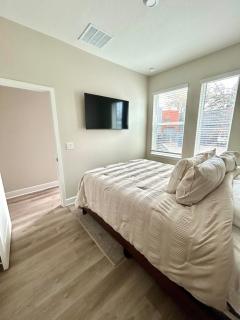 Luxury Living Midtown - 4