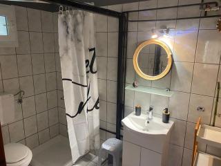 Port Rooms Pet Friendly - Limenas - 9