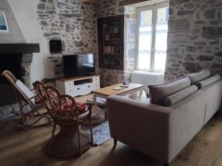 Spacious 3 bedroom house 250m from Saint-Suliac's beach - 1