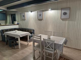 Sandy House - - 5