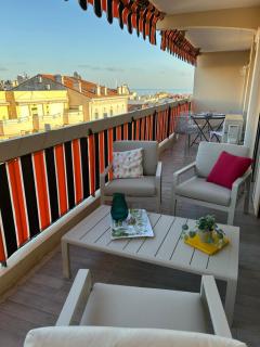 L'ESTIVALIERE - Golfe Juan - Confortable T3 vue mer - climatise et garage ferme - Vallauris - 0
