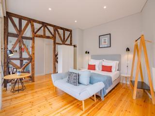 City-center apartment with modern comforts - Porto - 0