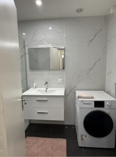 New 2-Room Apartement AC & Private Garden - Nice - 2
