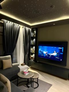 Zameen Aurum Prestige Luxurious Family Apartments Gulberg Lahore - Lahore - 4
