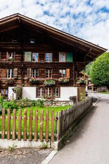Simple and Rustic - Apartment in Historic House - Wilderswil - 7