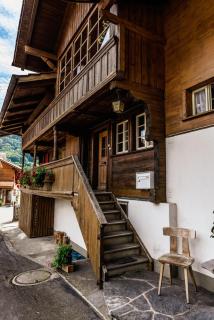 Simple and Rustic - Apartment in Historic House - Wilderswil - 6