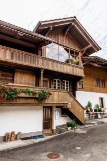 Simple and Rustic - Apartment in Historic House - Wilderswil - 4