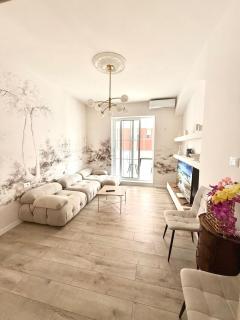 Central 2 bedroom Apartment in Bllok Agimi Art Center - Tirana - 0