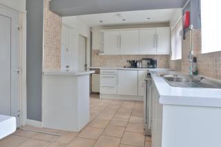Comfy 4 Bed in Birmingham - Birmingham - 2