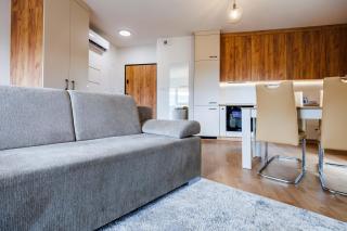 Aurora Premium Apartment- City Centre, Free Parking by StayNest - 3