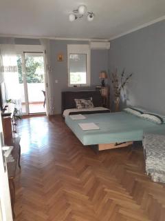 Stan Budva - Kravlja - 7