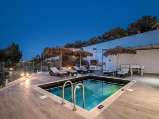 Inviting villa in Tragaki with private swimming pool - Tragaki - 9