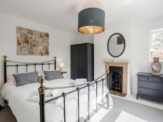 Spinney Cottage - Woodford - 3
