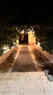شقه عوائل غرفتين وصاله مطله على السفاره السعوديه القديمه والسفاره الايطاليه ملاصقه لكليه الطب القصر العيني - 3