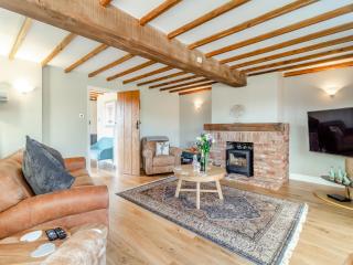 Landers Mews - Trunch - 8