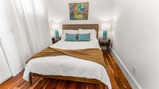 Romantic Victorian Retreat Near Forsyth Park - Savannah - 4