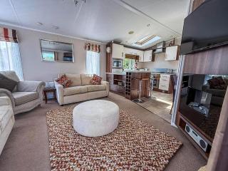 Lovely Caravan With Decking At Southview Holiday Park Ref 33059V - Skegness - 4