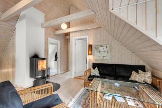 Large Holiday Home With Large Outdoor Wilderness Bath And Activity Room, Only 500 Meters From Stauning Harbor, - Skjern - 8