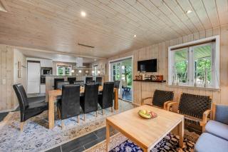 Large Holiday Home With Large Outdoor Wilderness Bath And Activity Room, Only 500 Meters From Stauning Harbor, - Skjern - 4