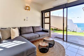 Huis Der Scheepers aan Zee - Shakas Rock - 2BR Modern Coastal Apartment - Sea View - Serviced Daily - 8